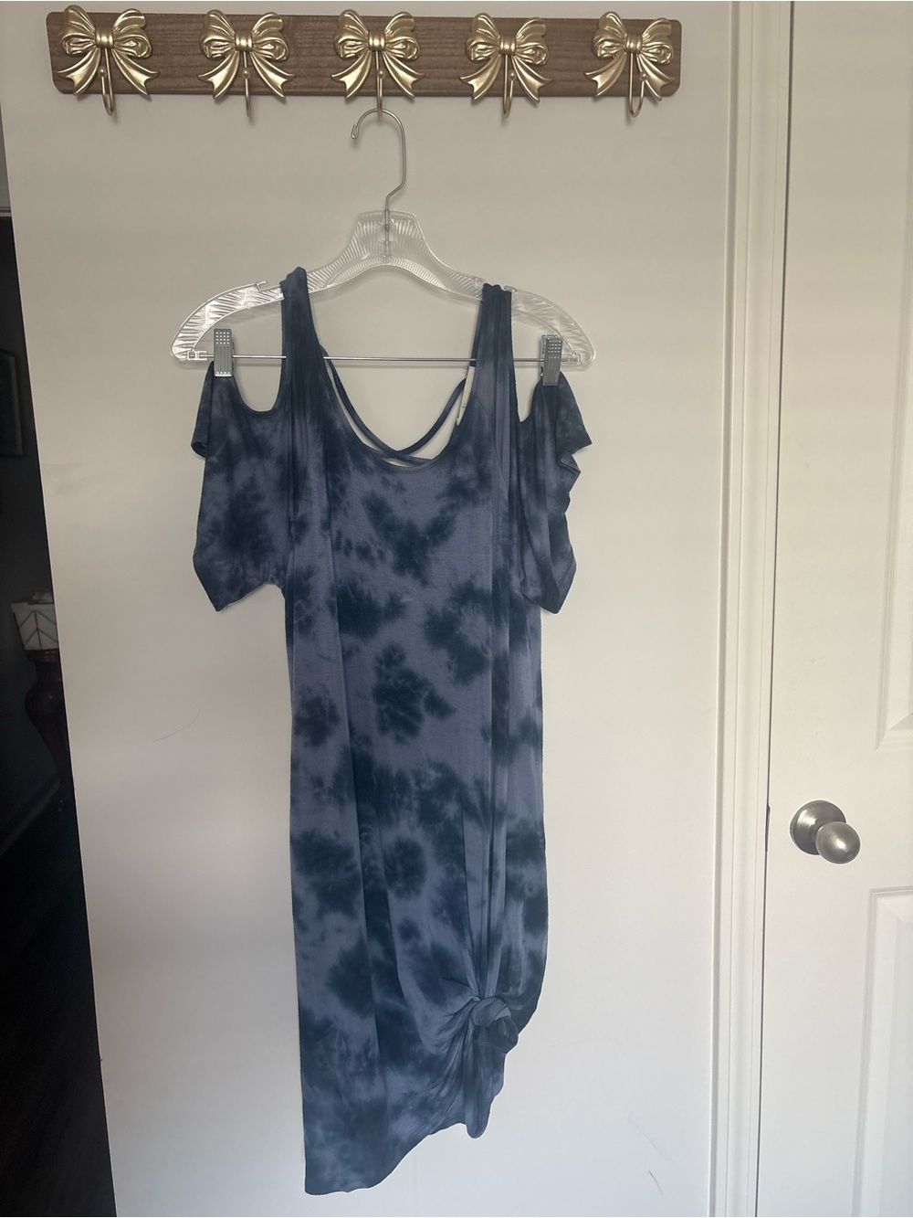 Olive & Oak Navy Tie-Dye Cold-Shoulder Tunic